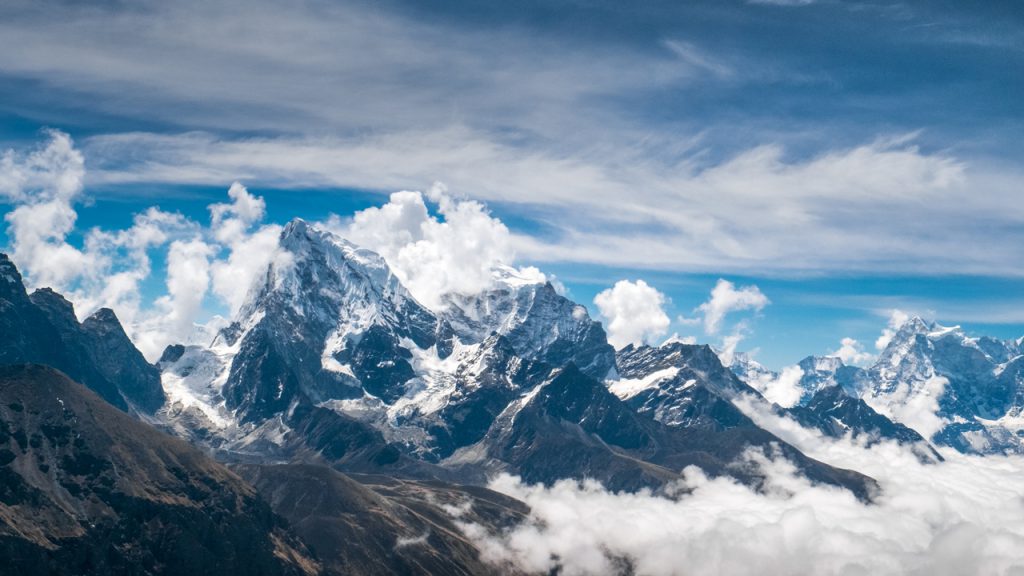 Đỉnh Everest ở dãy Himalaya