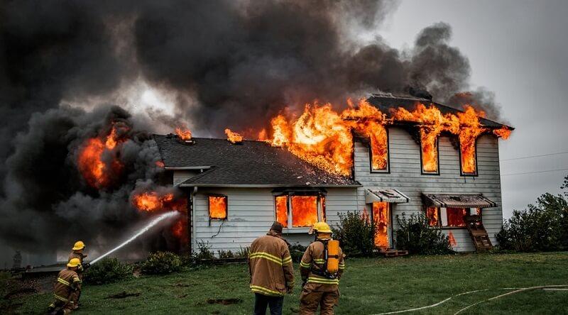 Nếu mơ thấy cháy nhà cũng đừng hoảng sợ, đó là dấu hiệu vận may của bạn sẽ sớm thay đổi – 2 sao