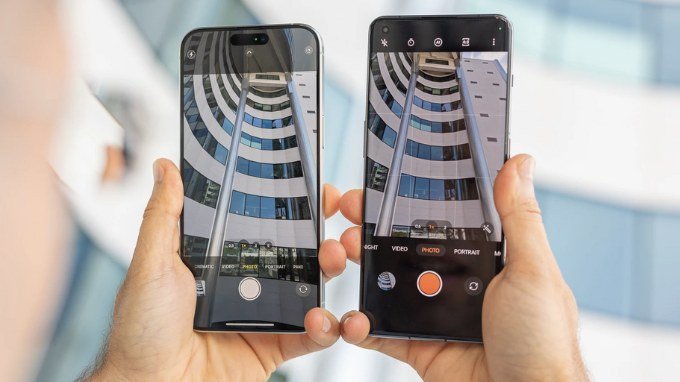So sánh iPhone 15 Pro Max và OnePlus 11: Flagship Android có “cửa” không?
