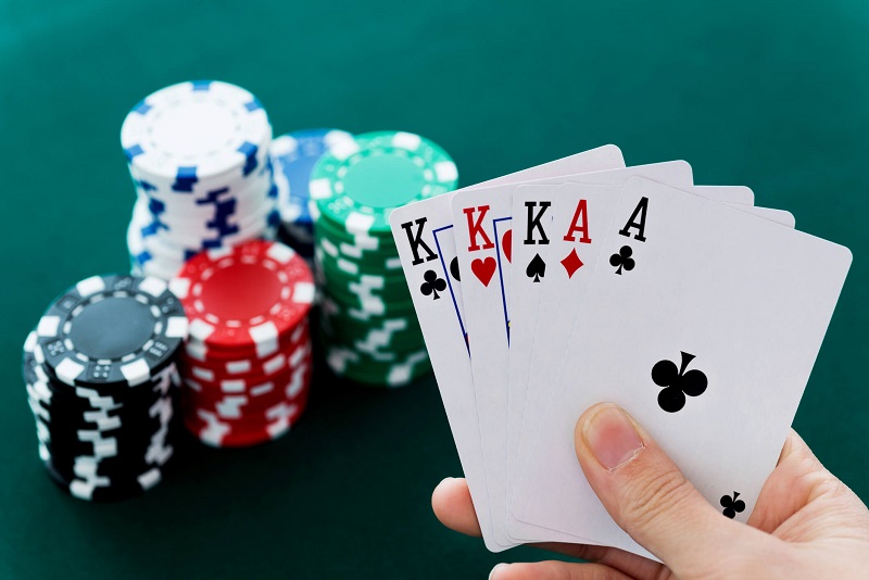 Thứ tự bài poker từ trên xuống dưới cho người mới bắt đầu