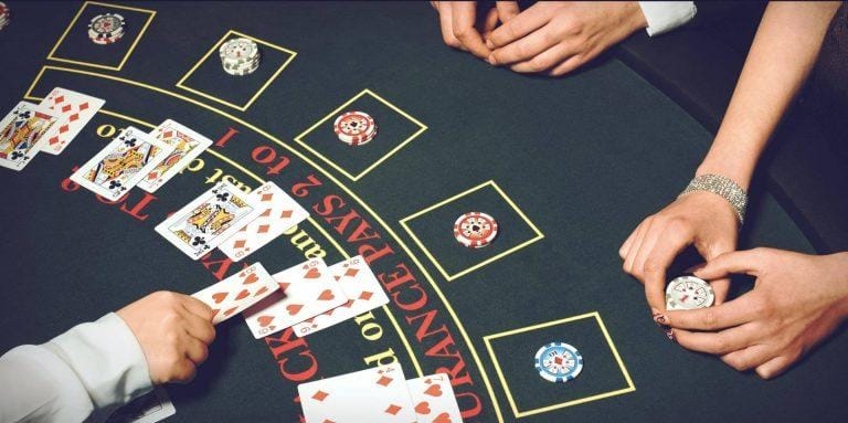 Giới thiệu về blackjack và luật chơi cơ bản - Happy Live