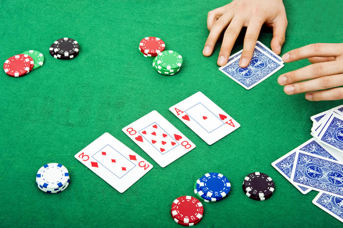 Thứ tự Poker là gì? Những ván bài mạnh nhất trong poker