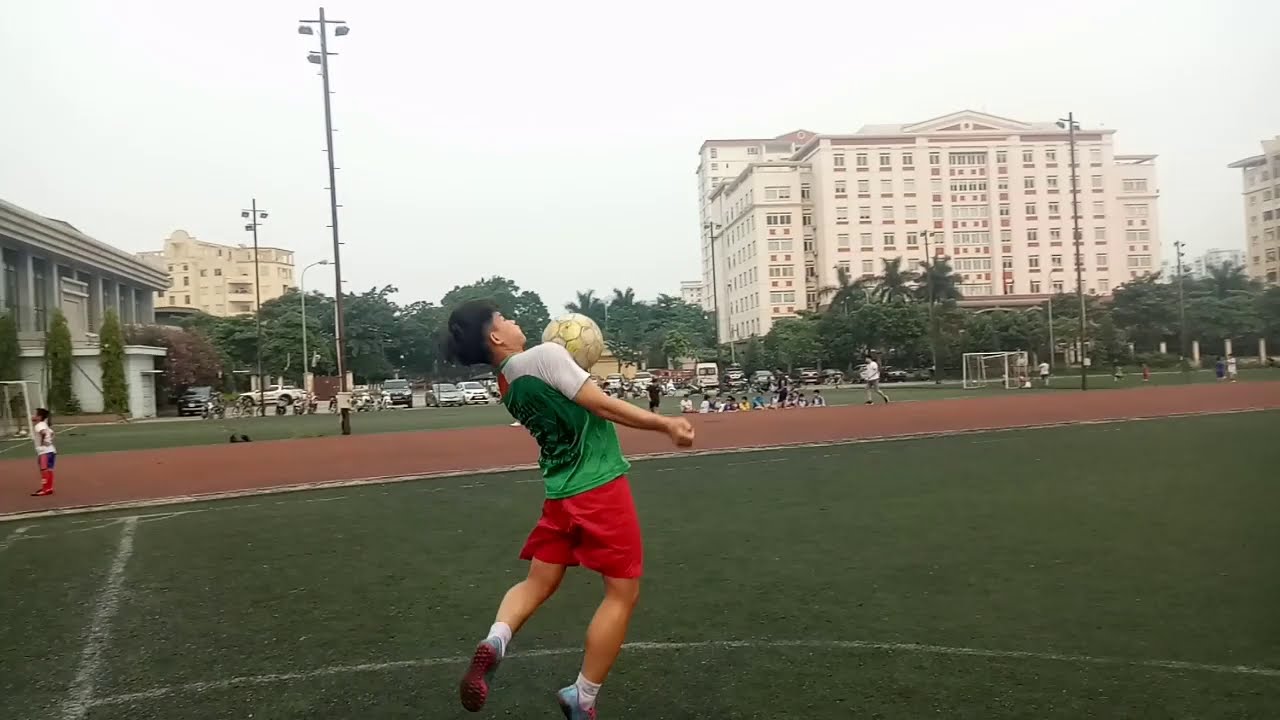 KỸ THUẬT PHỦ NGỰC. KIỂM SOÁT BÓNG CAO BẰNG NGỰC - YouTube
