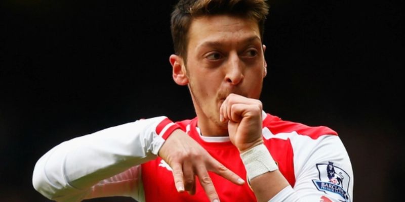 Mesut Özil – Hành trình của một siêu sao bóng đá năm 2025