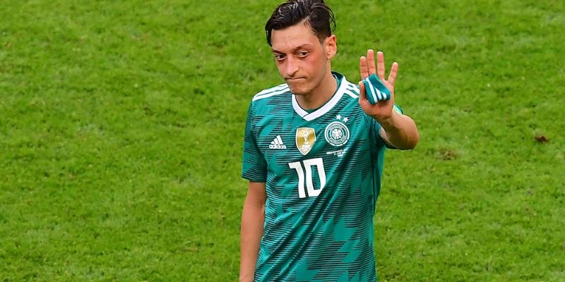 Mesut Özil – Hành trình của một siêu sao bóng đá năm 2025