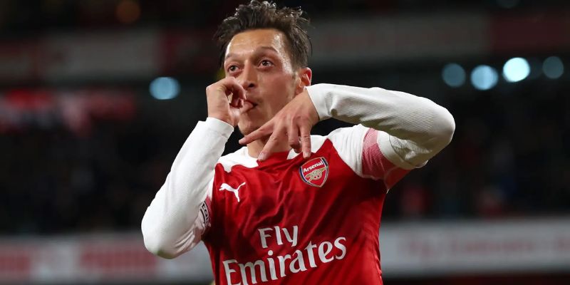 Mesut Özil – Hành trình của một siêu sao bóng đá năm 2025